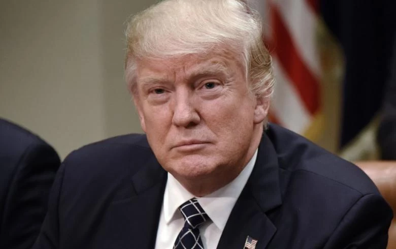 Έρευνα για την εκμετάλλευση στοιχείων 50 εκατ. χρηστών του Facebook από τον Τραμπ